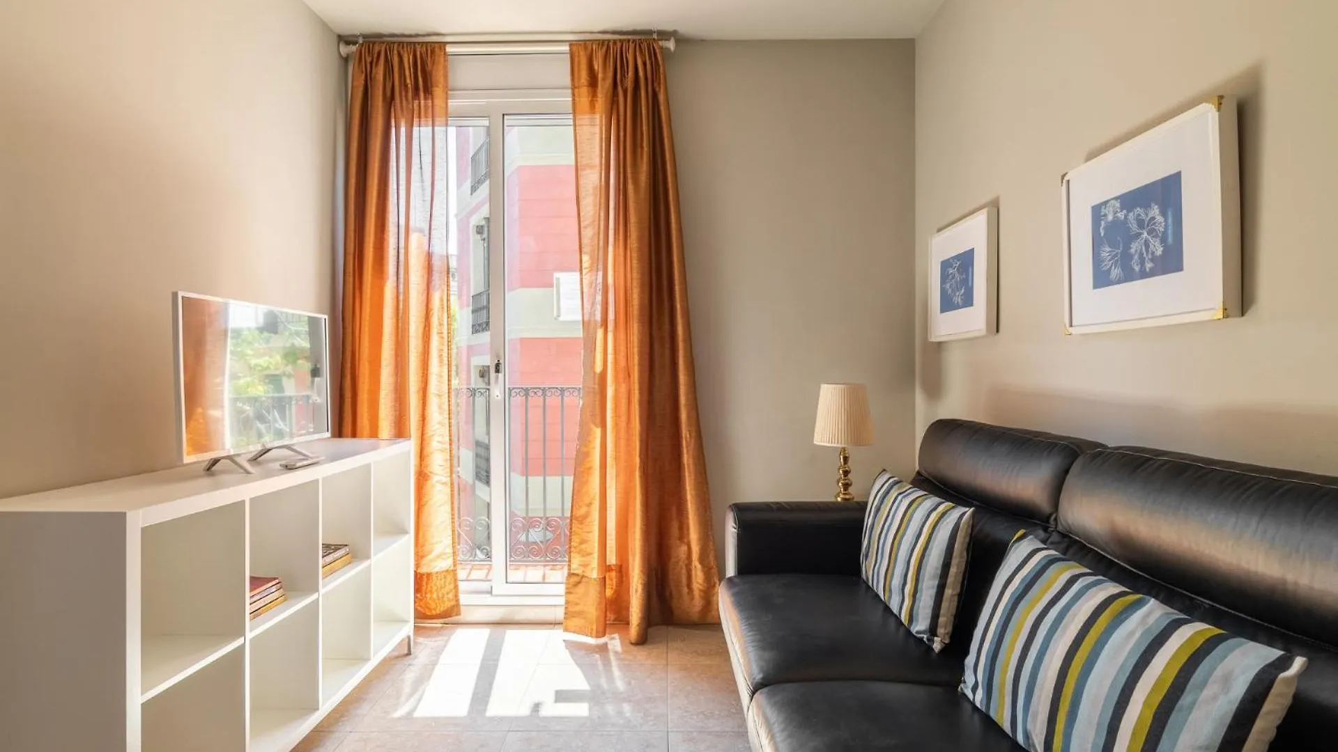 Stay U-Nique Apartments Torre Damians Barcelona 0*,  Hiszpania